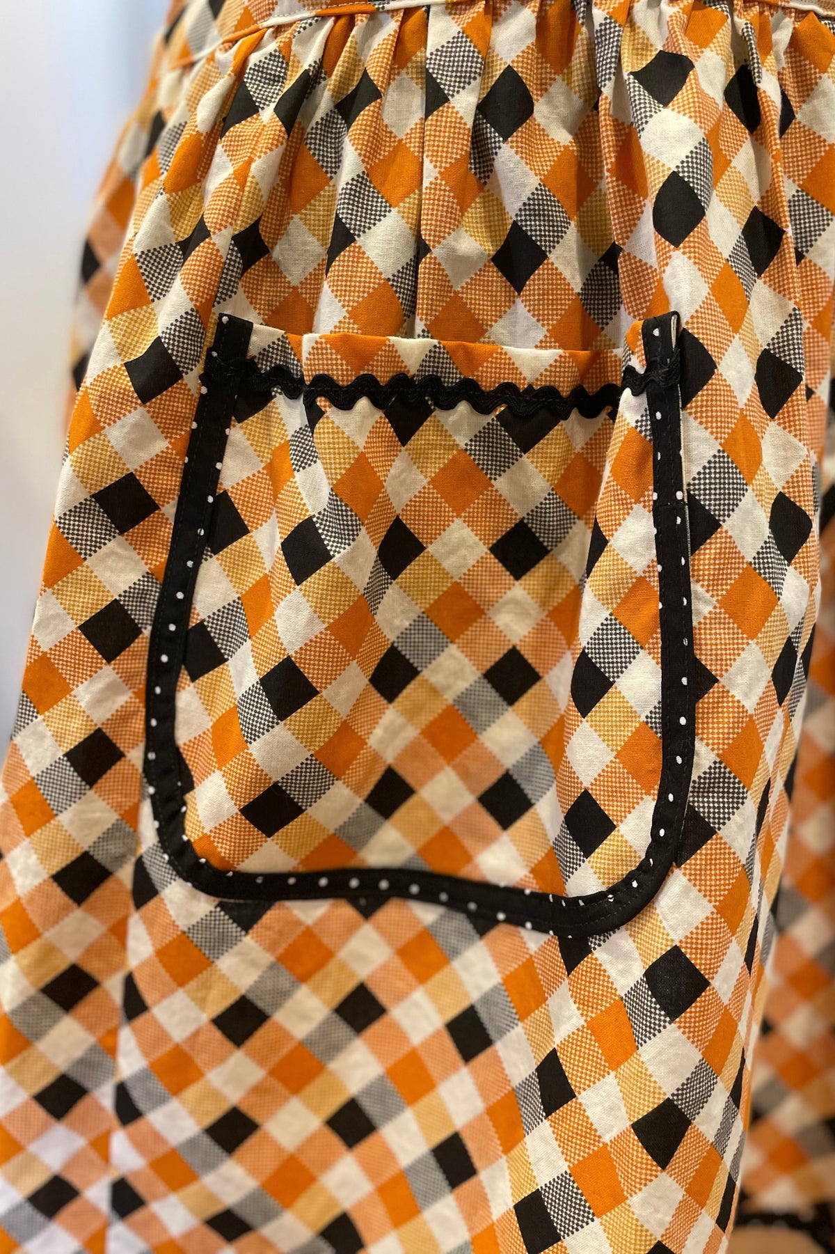 The Harvest Social full apron – size 1X-3X