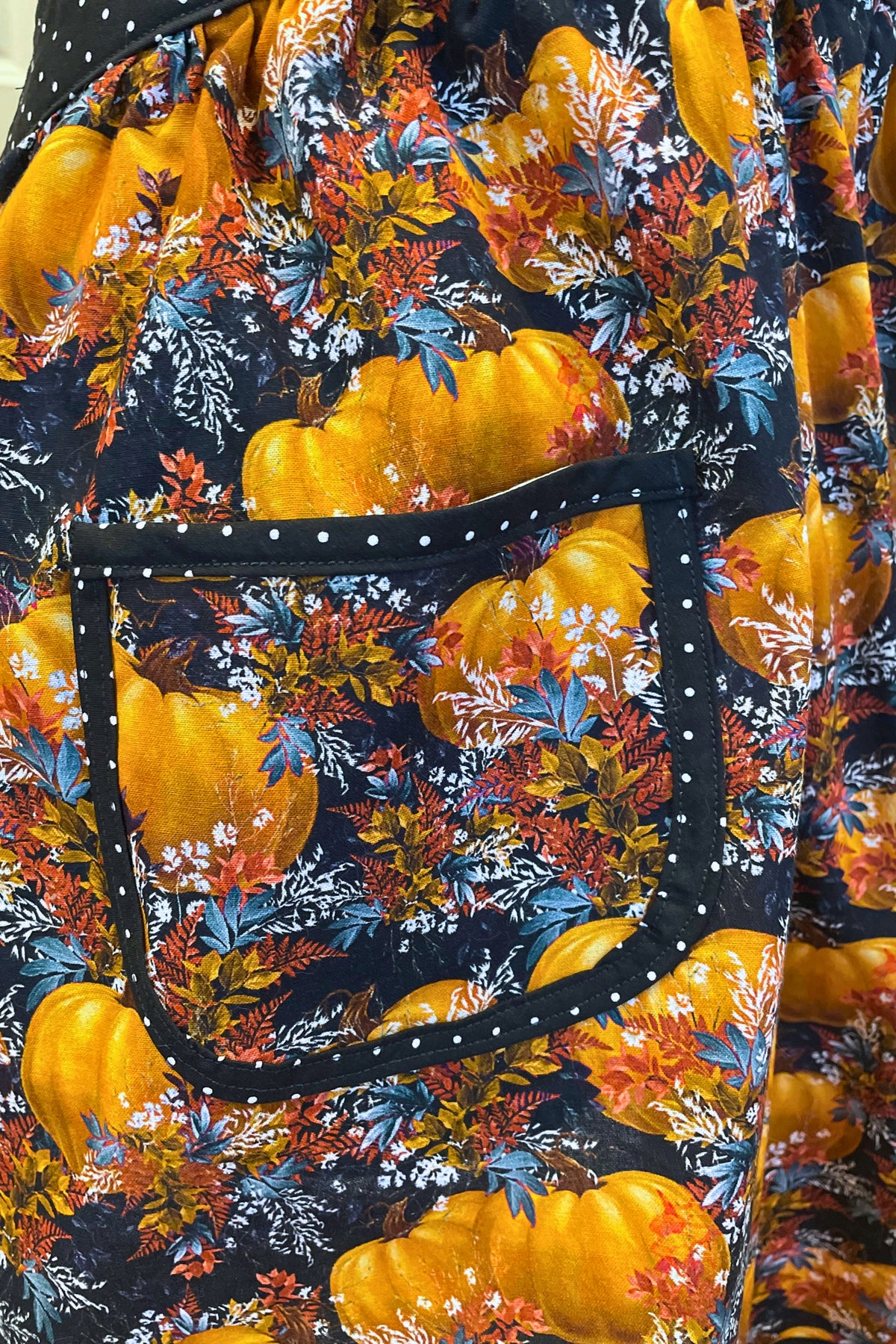 The Midnight Pumpkin Patch full apron – size S-XL