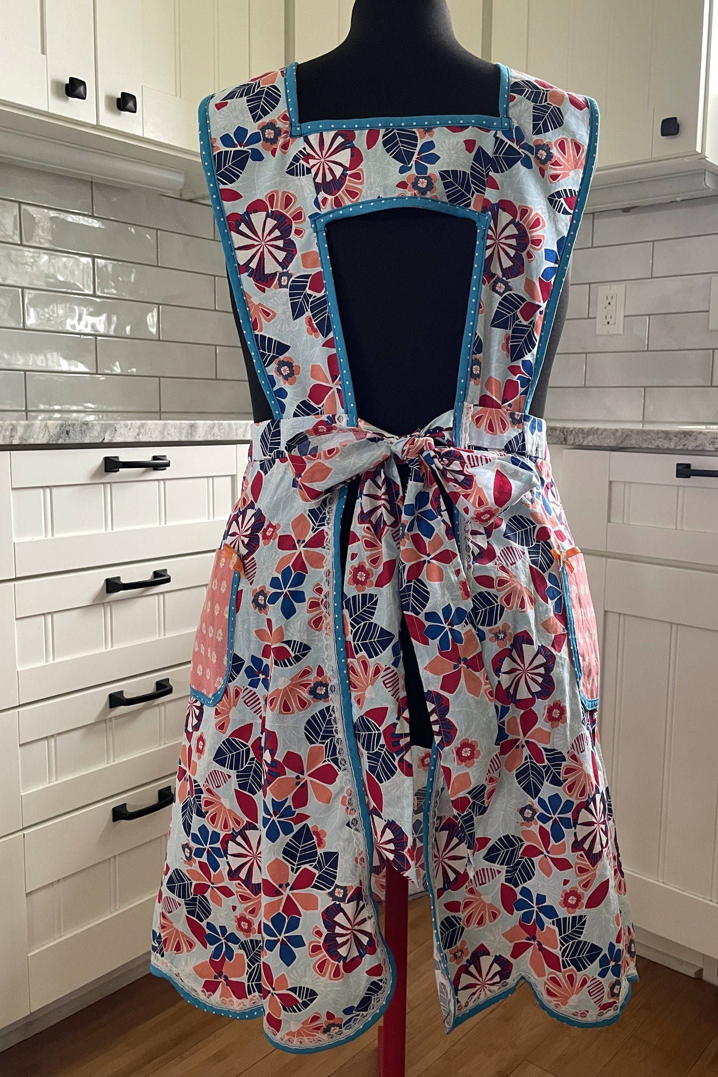 The Pinwheel Parade Apron - size M-XL