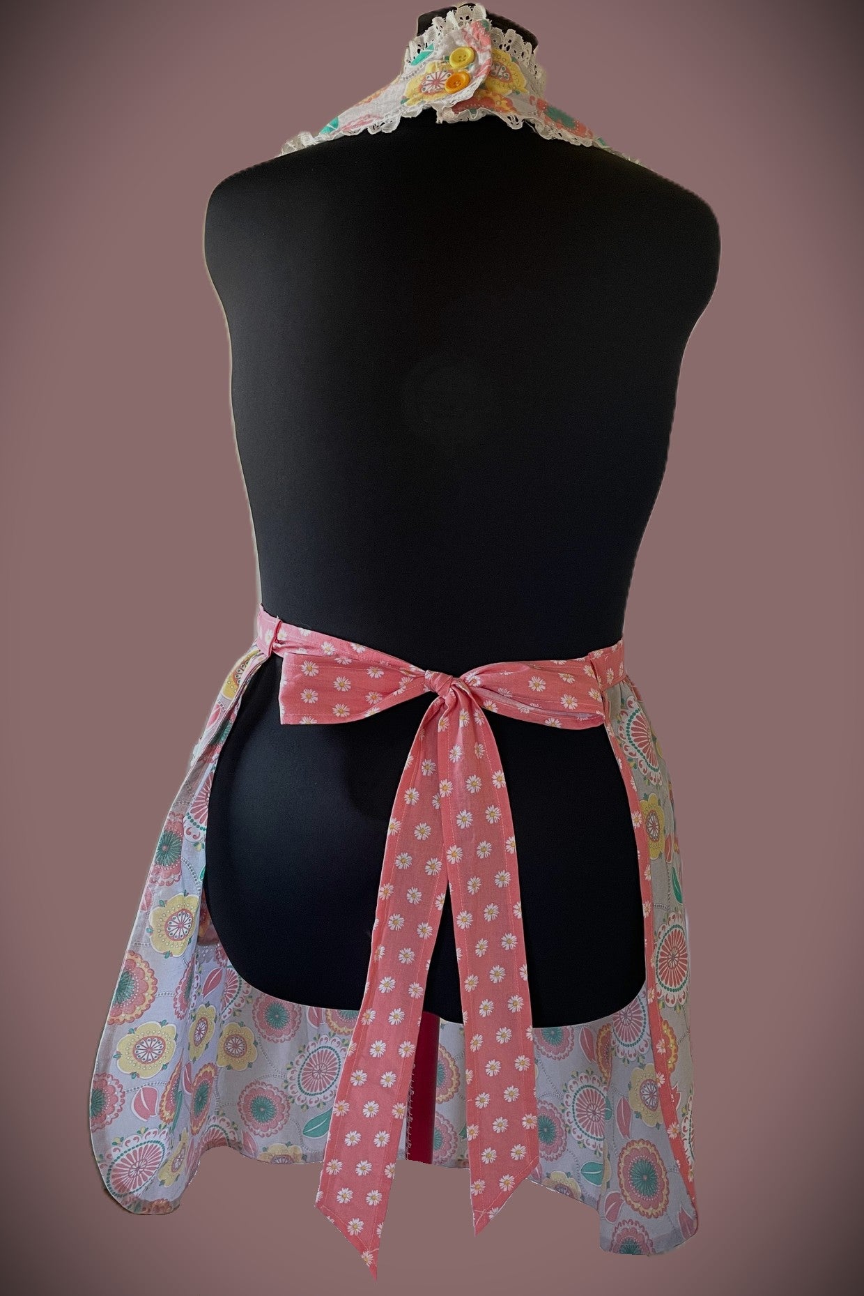 The Retro Bloom full apron - size XL-3X