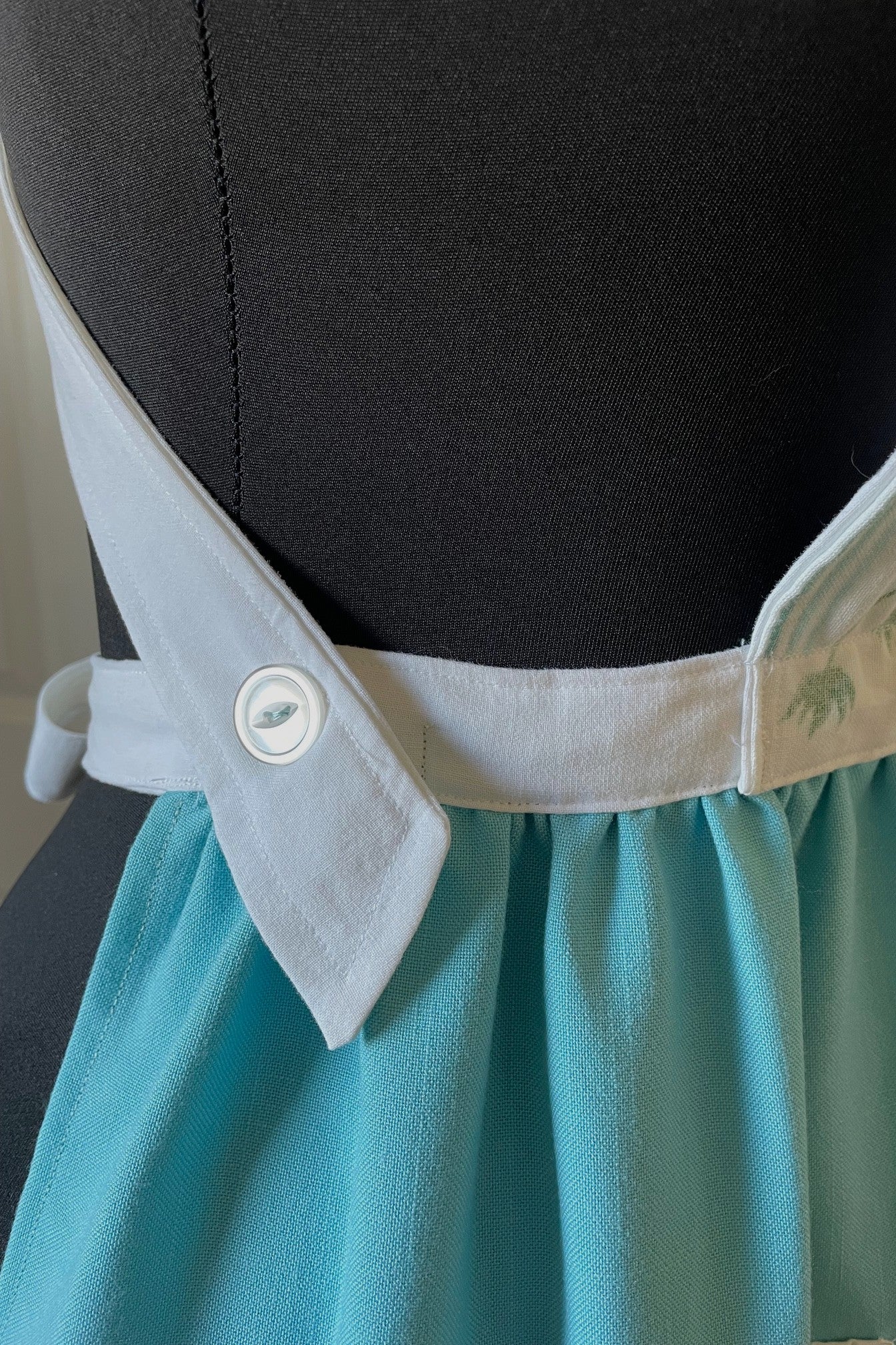 The Poppy Picnic full apron - size S