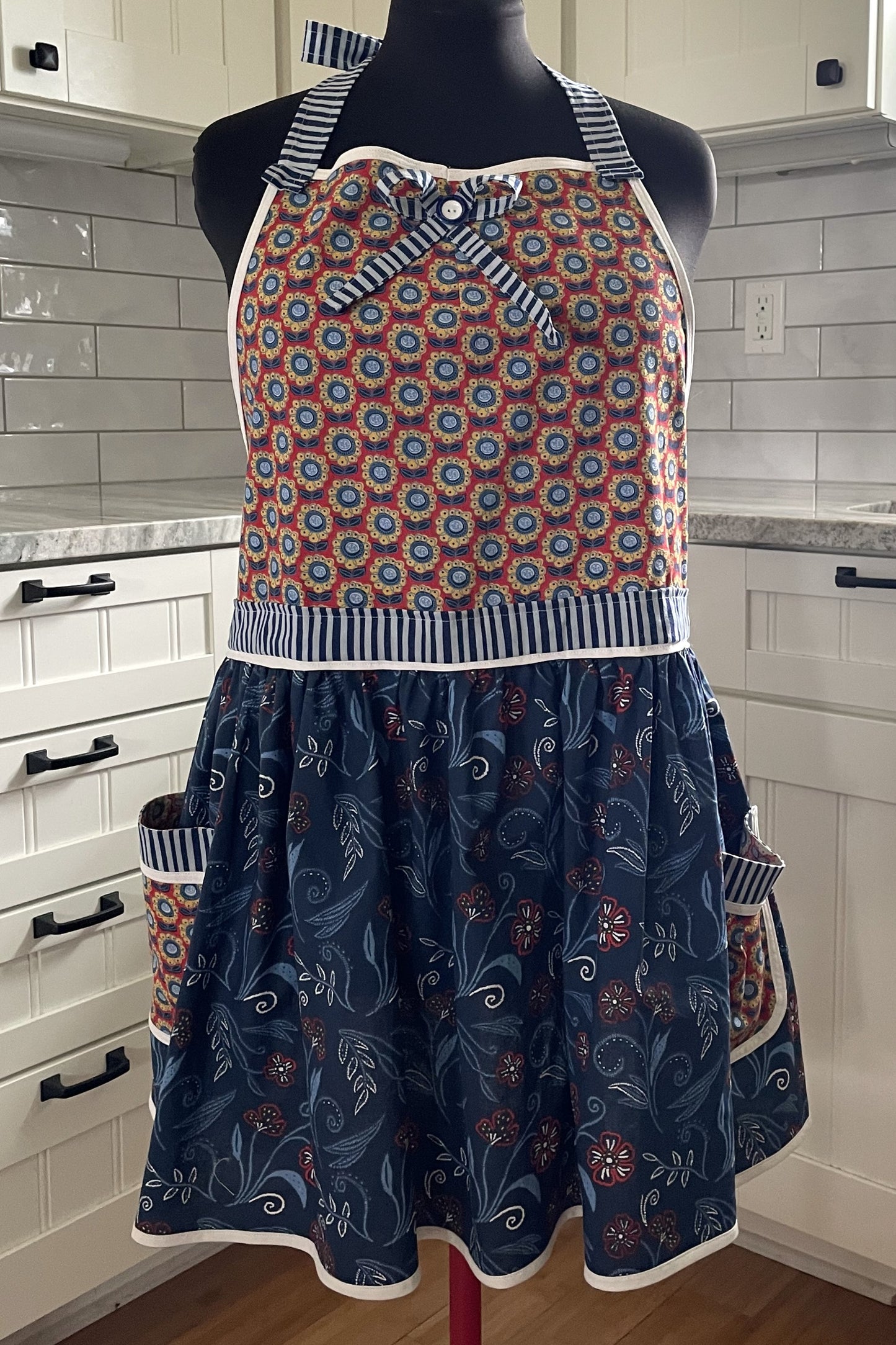 The Swirls and Stripes Apron - size XL-3X