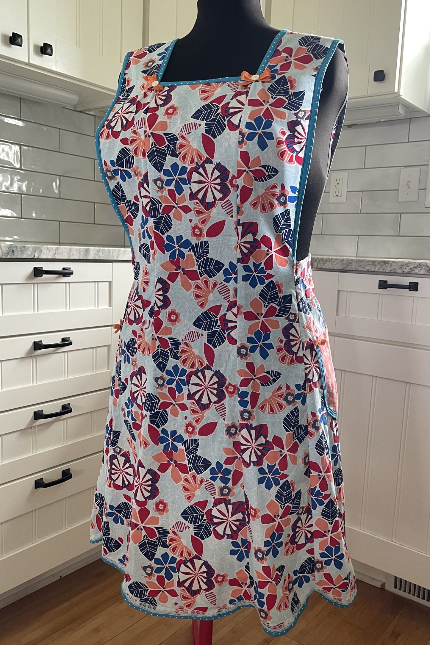 The Pinwheel Parade Apron - size M-XL