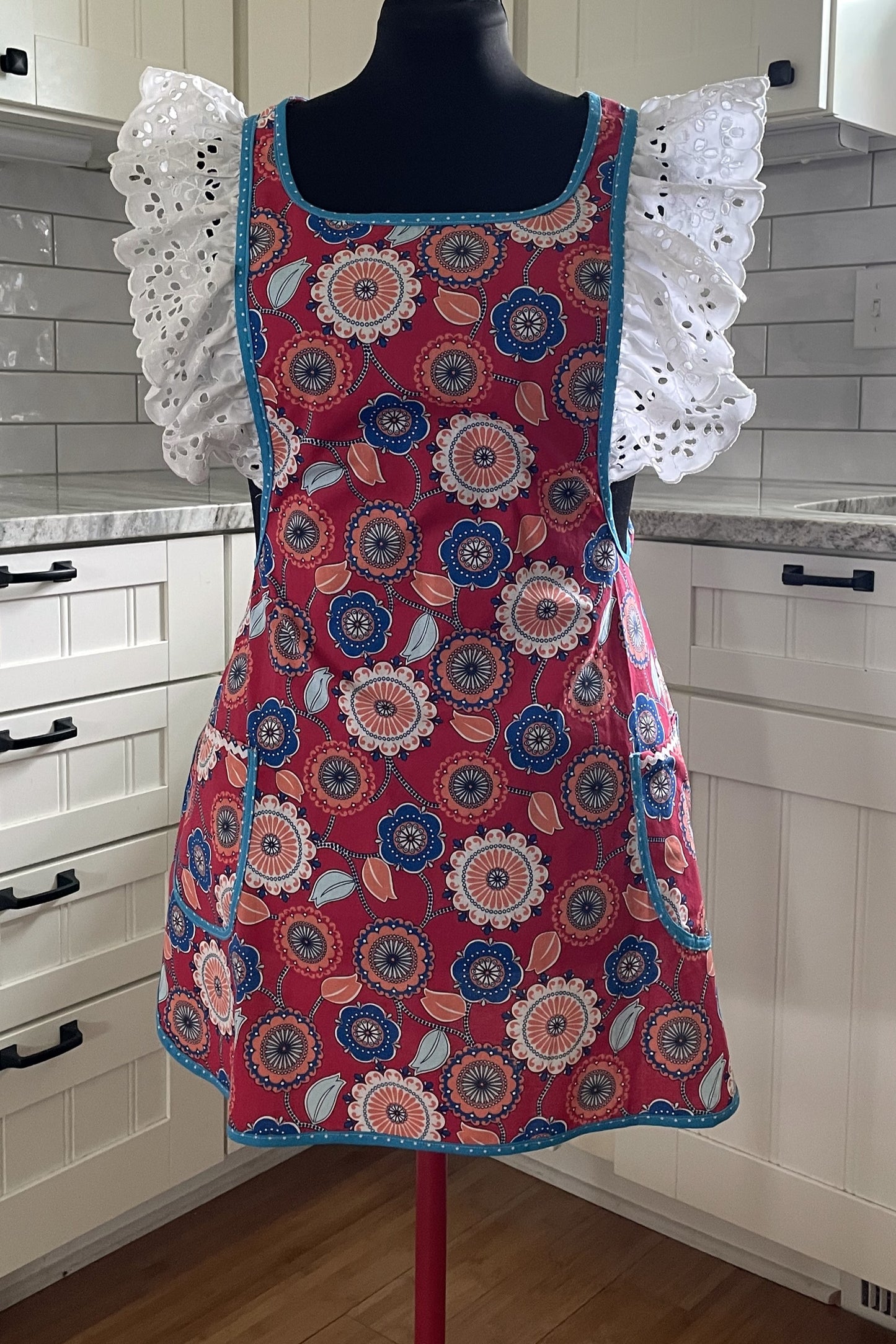 The Liberty Belle Apron - size S