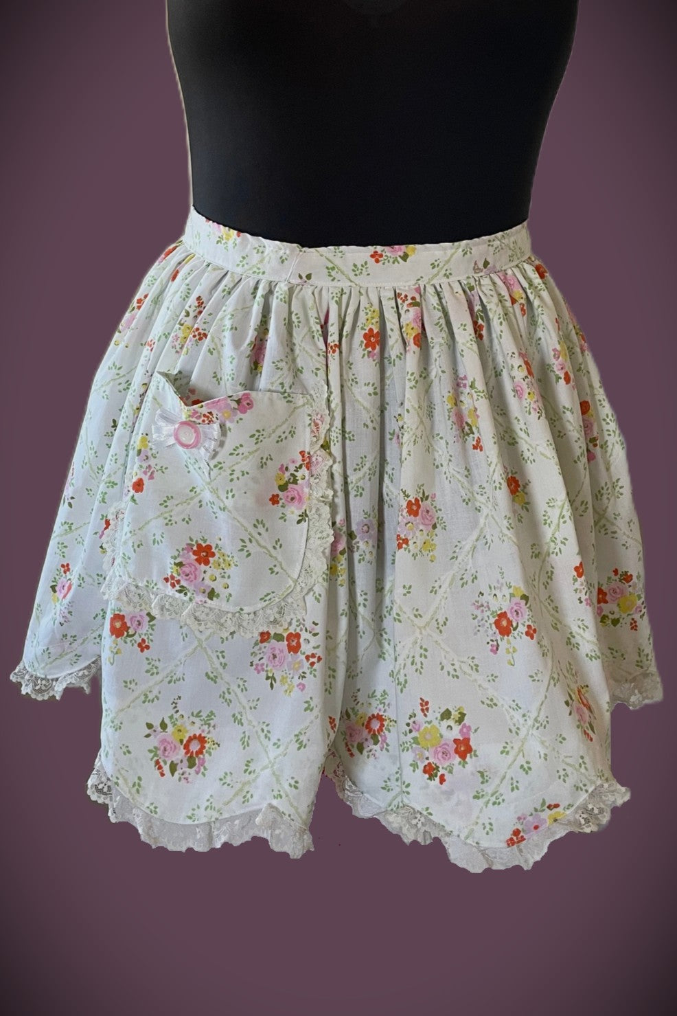 The Lace and Lipstick half apron - size S-XL