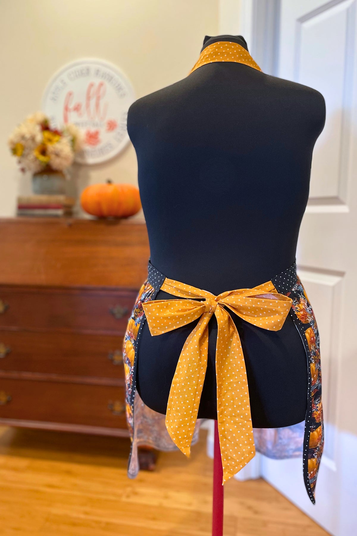 The Midnight Pumpkin Patch full apron – size S-XL