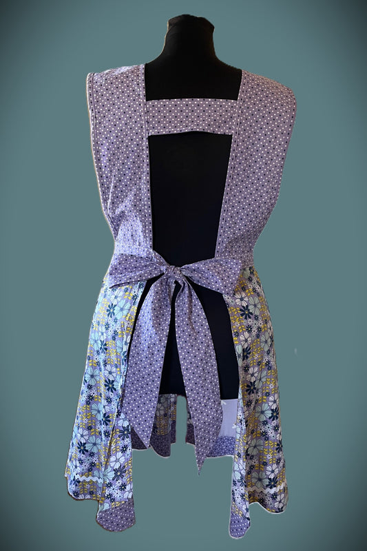 The Busy Bee full apron - size S-M