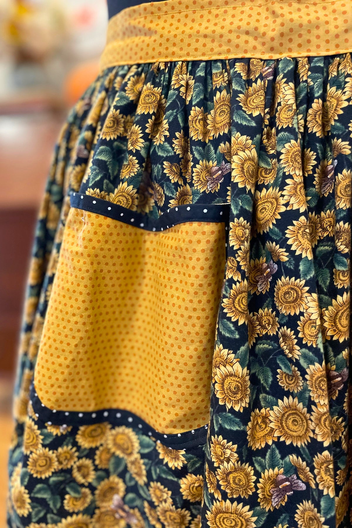 The Honeyed Sunflower half apron – size S-XL