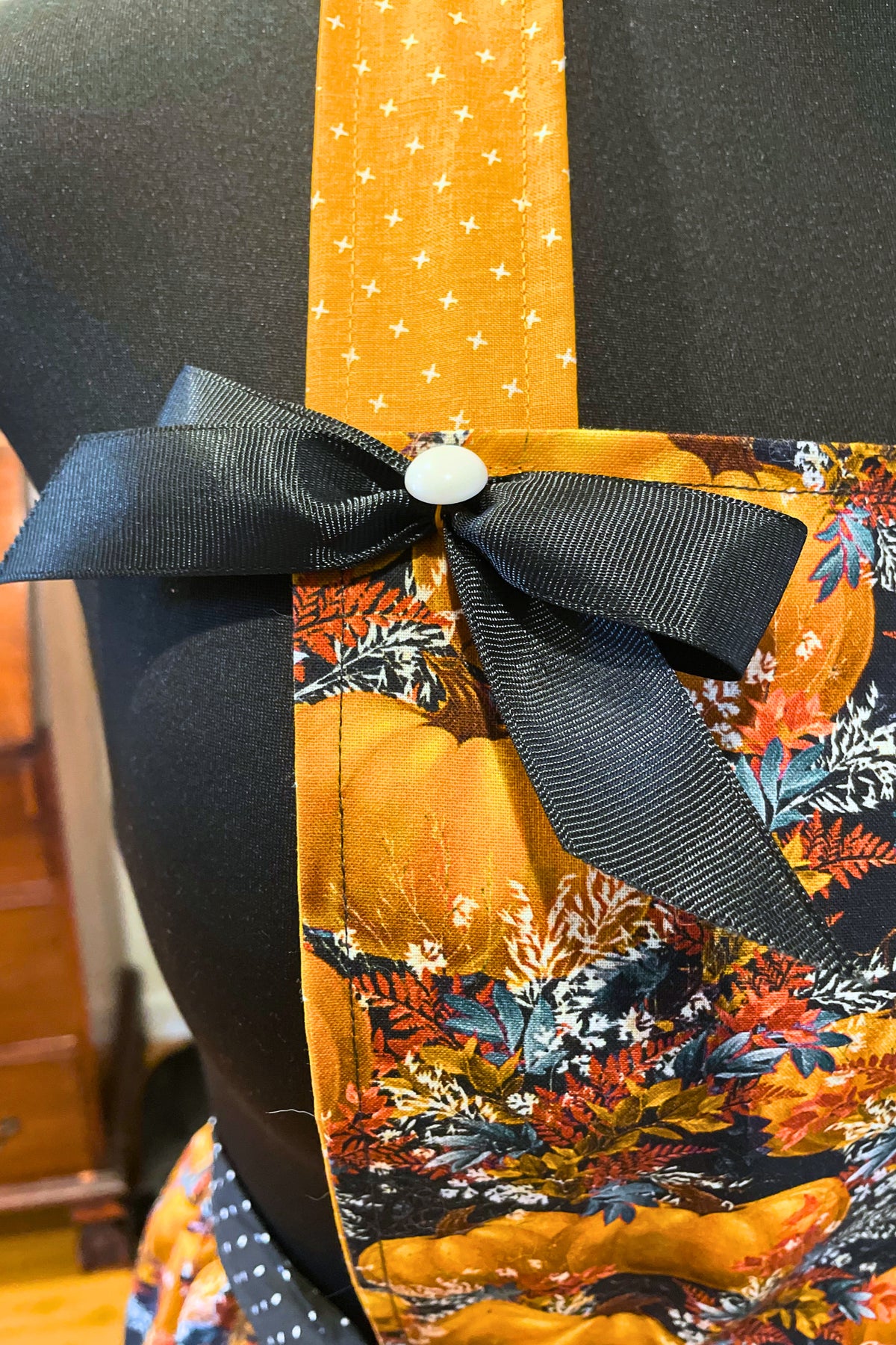 The Midnight Pumpkin Patch full apron – size S-XL