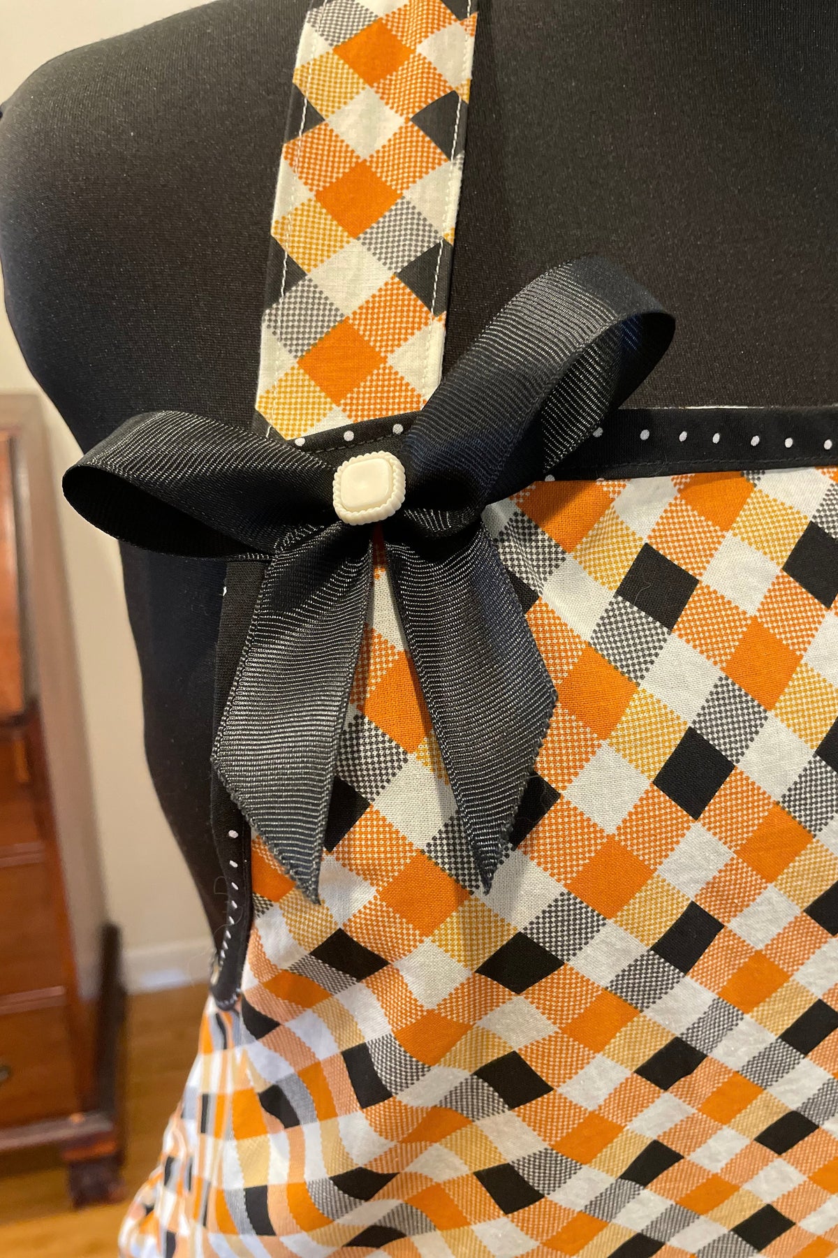 The Harvest Social full apron – size 1X-3X