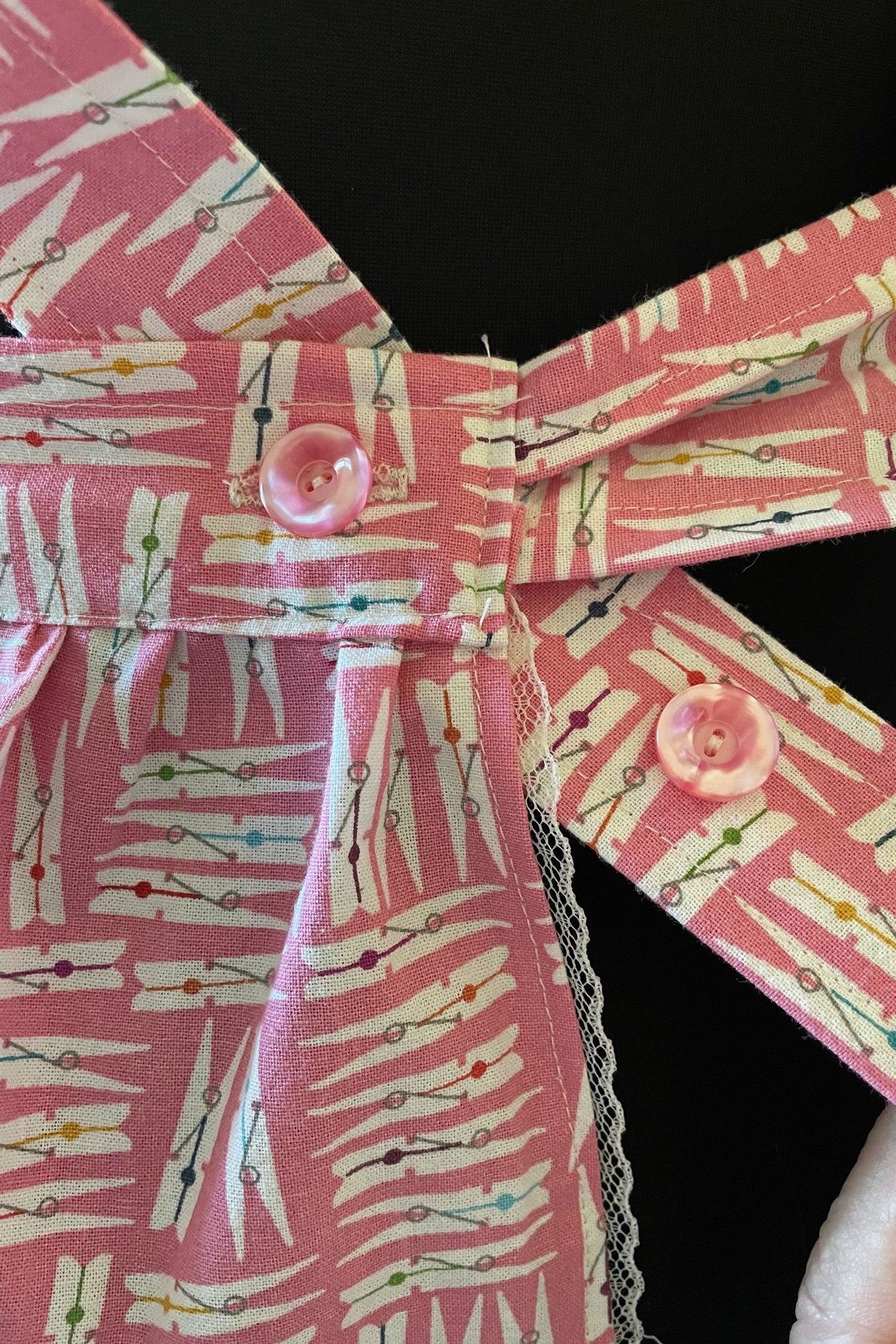 The Clothesline Cutie full apron - size XL-3X