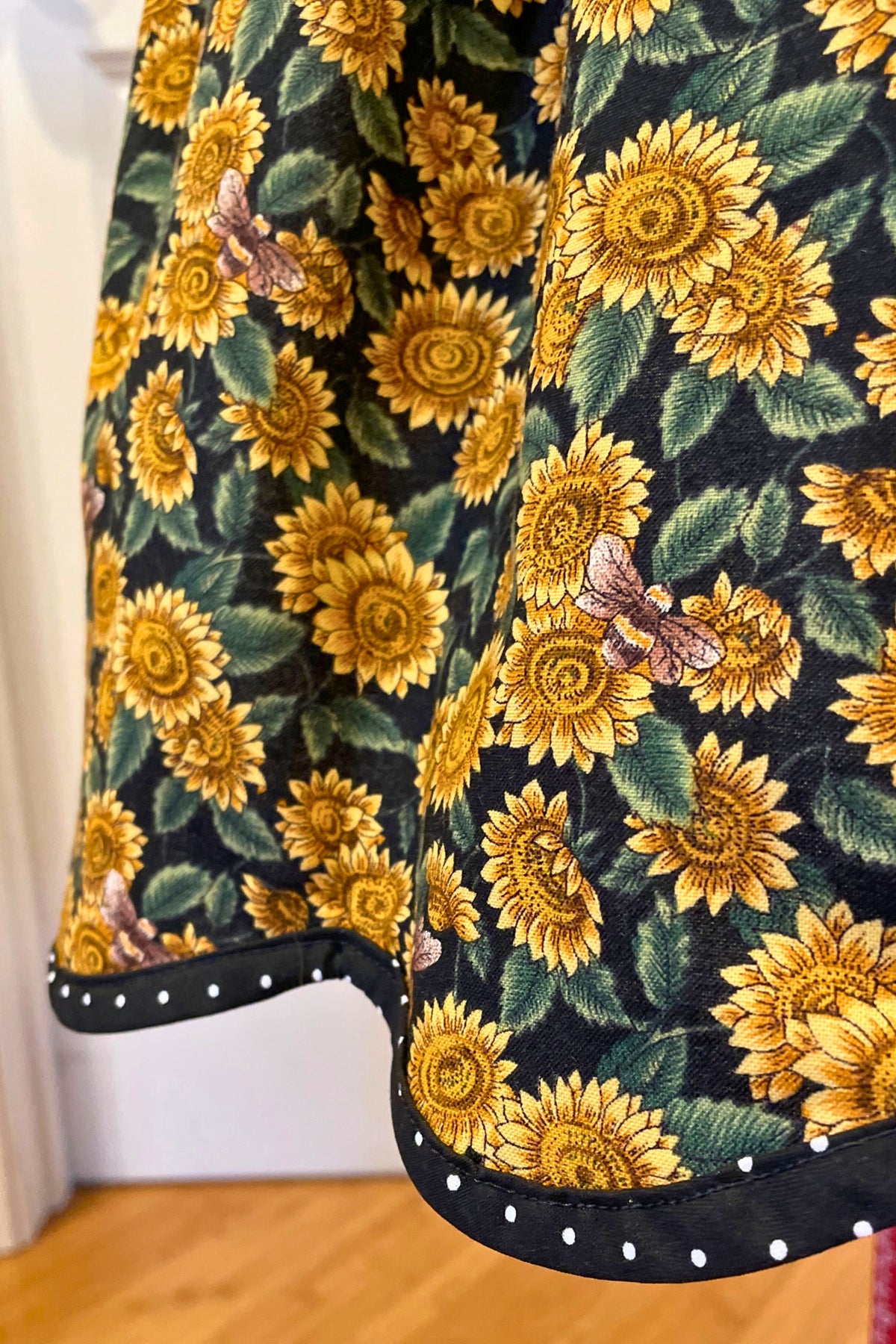 The Honeyed Sunflower half apron – size S-XL
