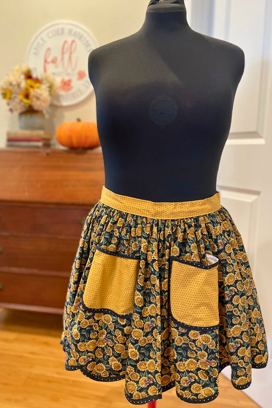 The Honeyed Sunflower half apron – size S-XL